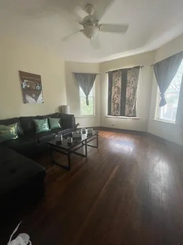 Guest house Clean, Spacious, Inexpensive Queen Br *